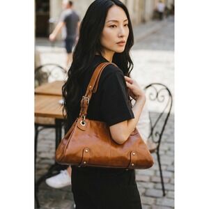 Nino Bossi Womens Leather Shoulder Bag Cognac Brown Silver Hardware Zipper Top